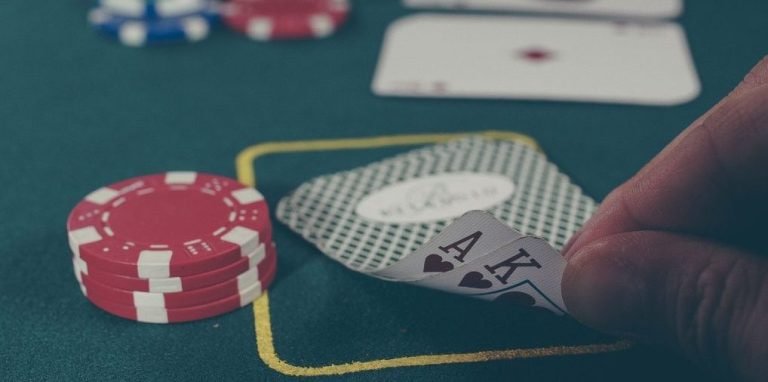 Filipino player at a live dealer baccarat table on bingoplis casino mobile